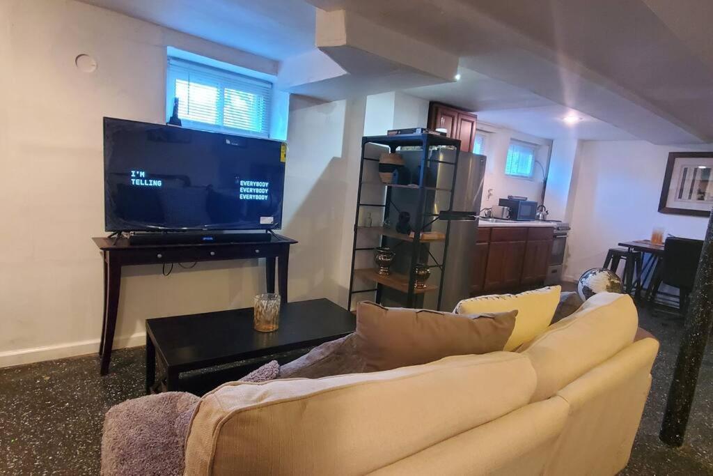 Cozy Studio; Lower Level Unit Nowy Jork Zewnętrze zdjęcie