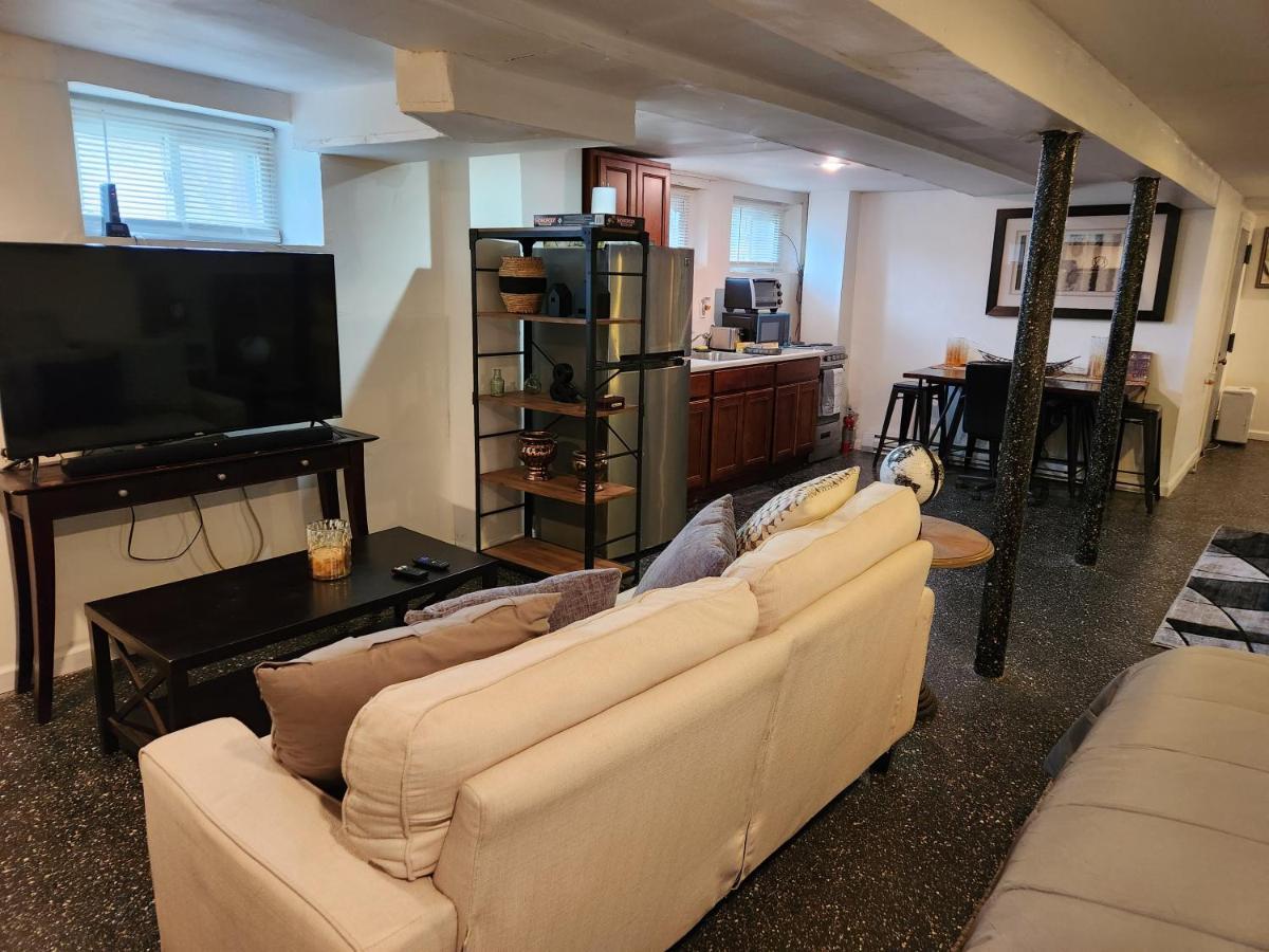 Cozy Studio; Lower Level Unit Nowy Jork Zewnętrze zdjęcie